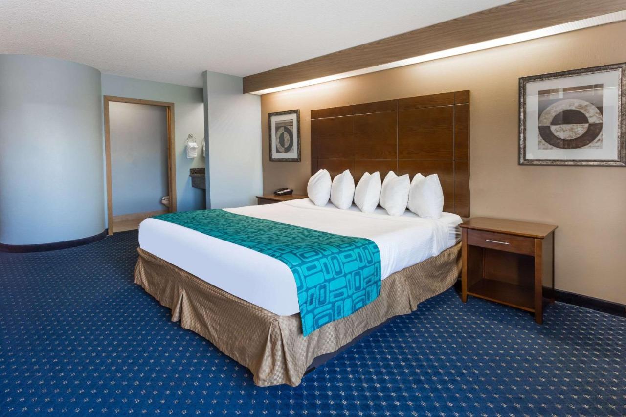 Howard Johnson By Wyndham Vancouver Hotel & Suites エクステリア 写真