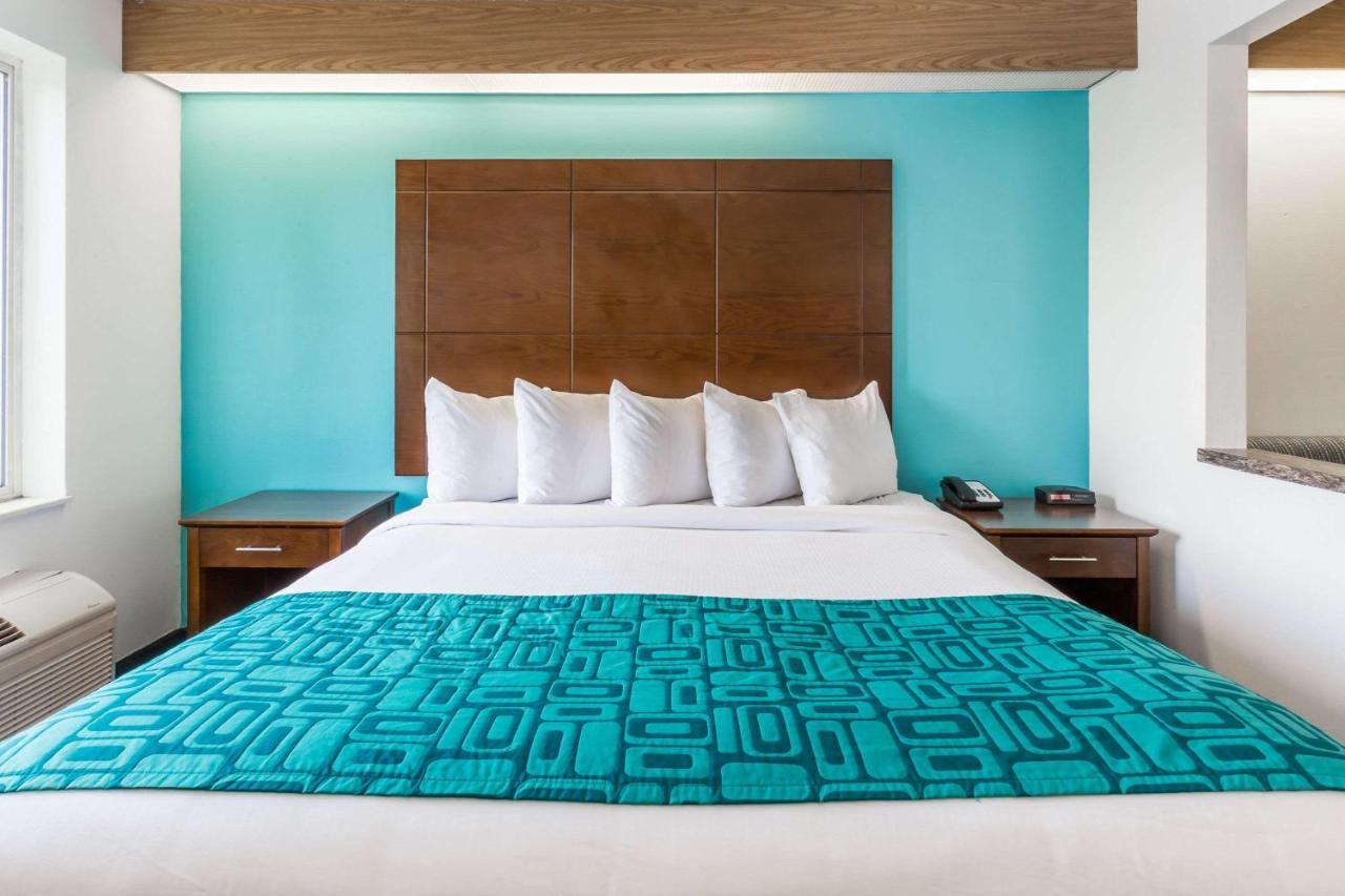 Howard Johnson By Wyndham Vancouver Hotel & Suites エクステリア 写真