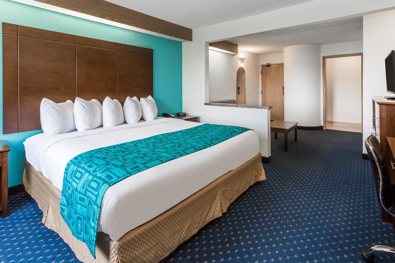 Howard Johnson By Wyndham Vancouver Hotel & Suites エクステリア 写真