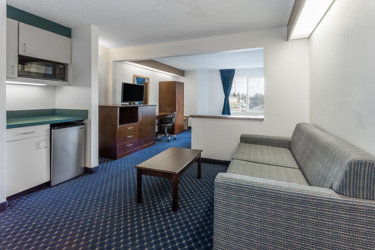 Howard Johnson By Wyndham Vancouver Hotel & Suites エクステリア 写真