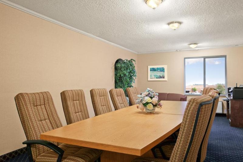 Howard Johnson By Wyndham Vancouver Hotel & Suites エクステリア 写真