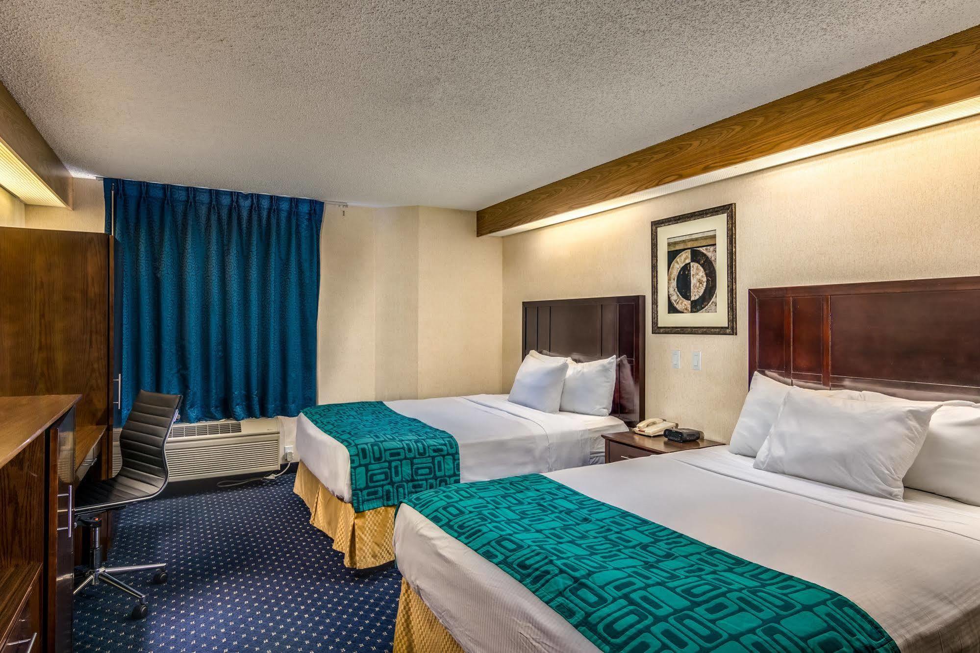 Howard Johnson By Wyndham Vancouver Hotel & Suites エクステリア 写真
