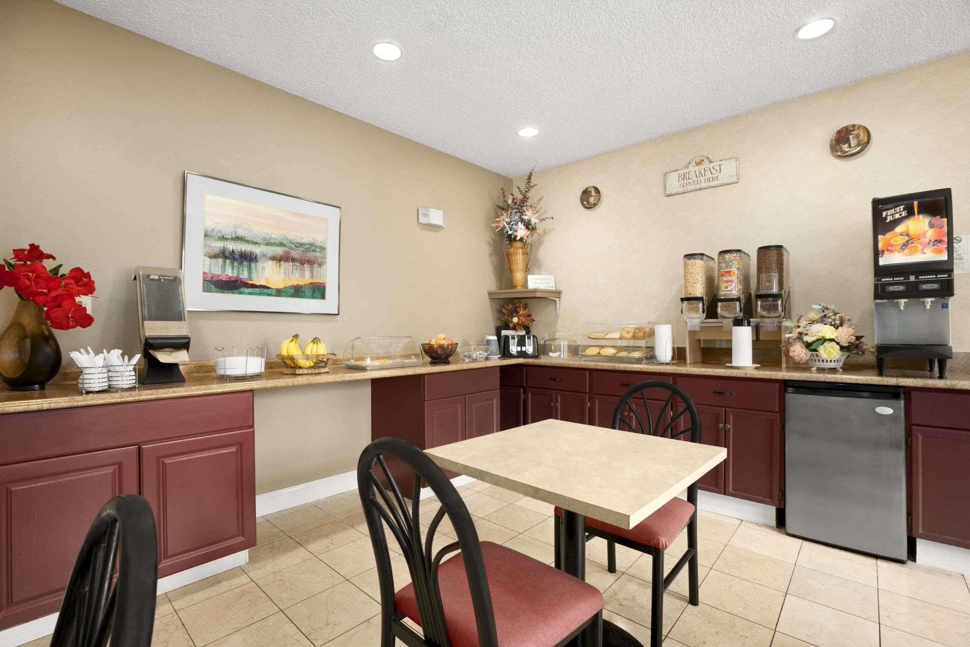 Howard Johnson By Wyndham Vancouver Hotel & Suites エクステリア 写真