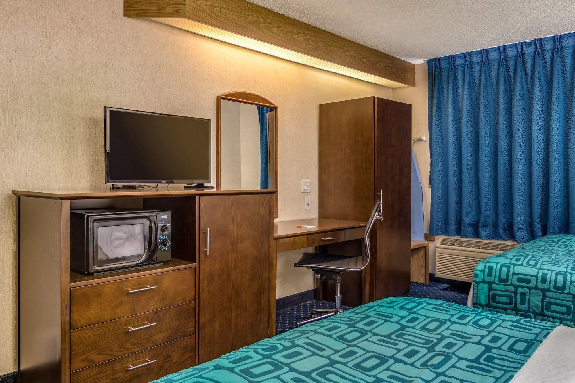 Howard Johnson By Wyndham Vancouver Hotel & Suites エクステリア 写真