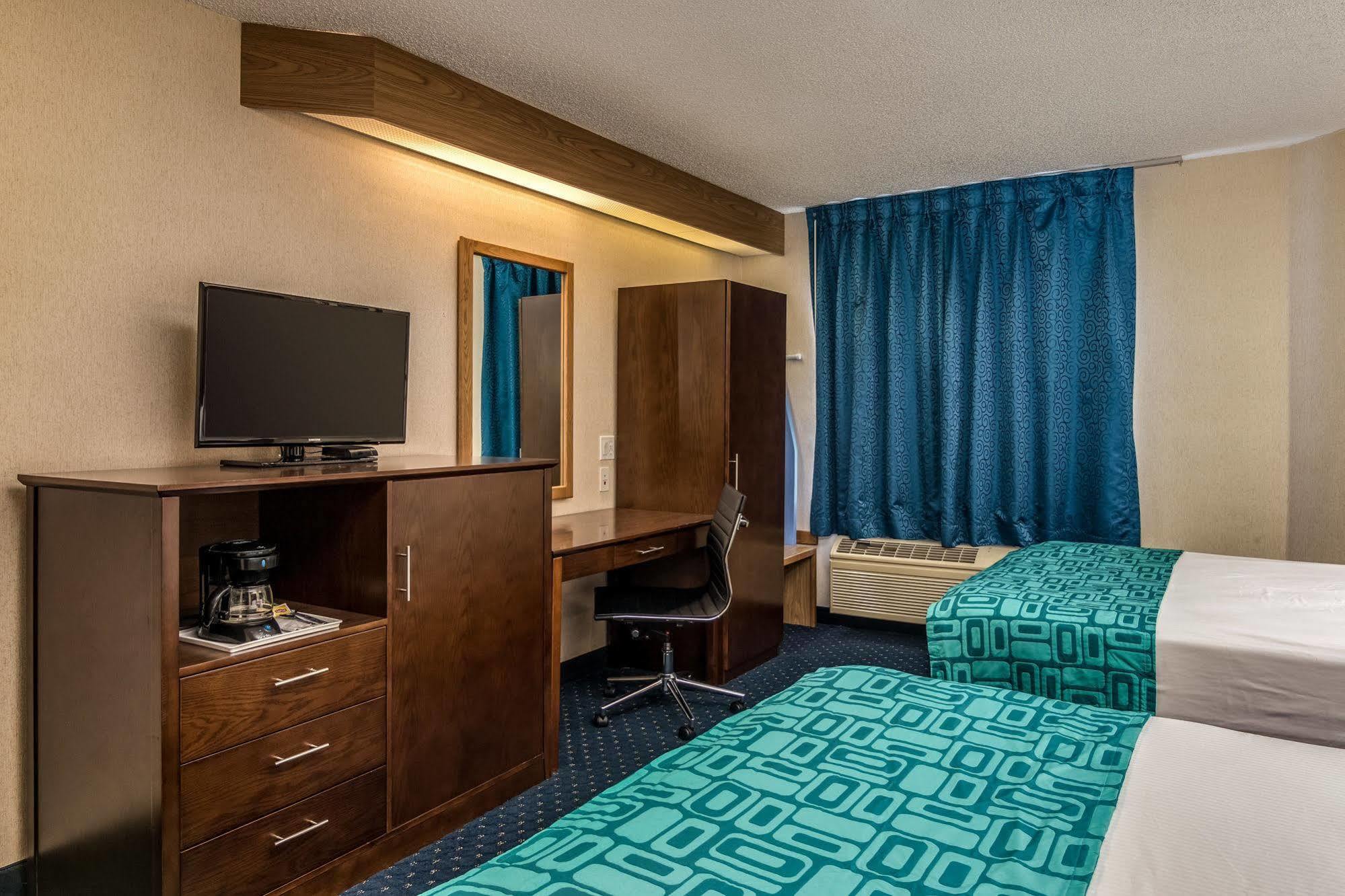 Howard Johnson By Wyndham Vancouver Hotel & Suites エクステリア 写真
