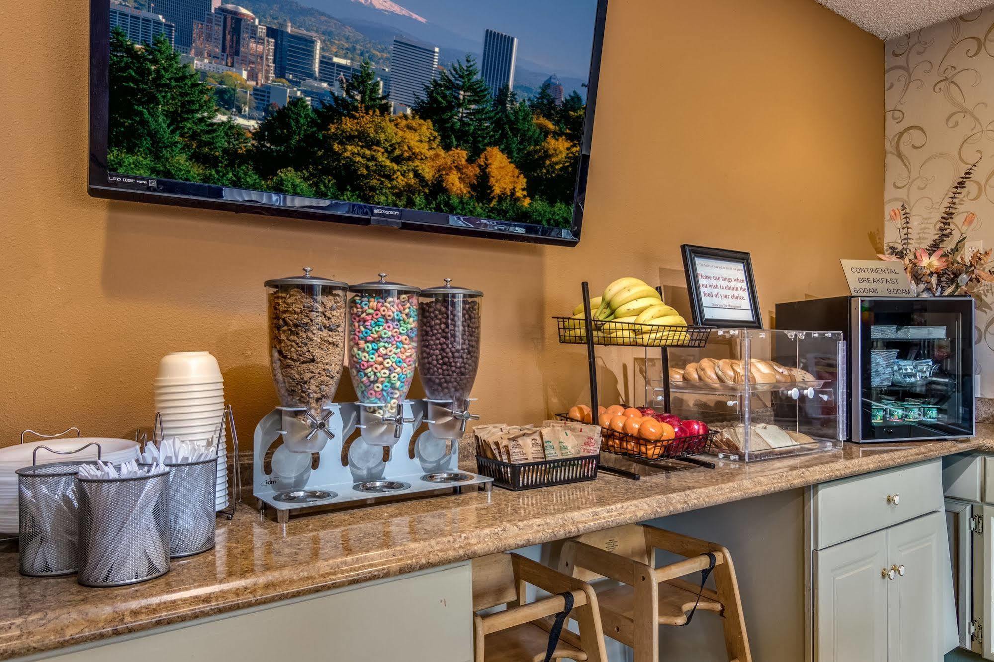 Howard Johnson By Wyndham Vancouver Hotel & Suites エクステリア 写真